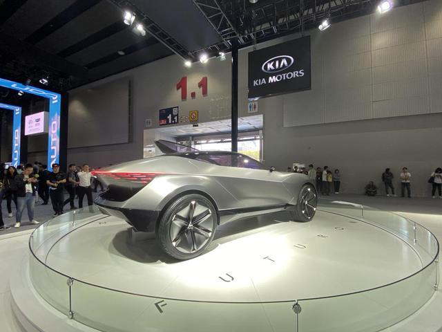 起亚概念车和奔驰eqs同台竞技,电能为驱动力的概念车你敢买吗?