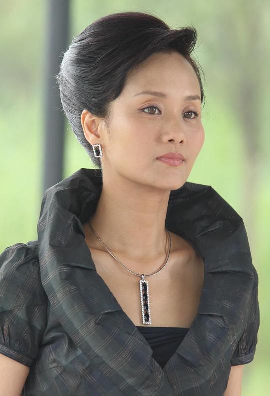 她是张翰的"母亲",52岁颜值不输赵雅芝,如今女儿成奥运冠军