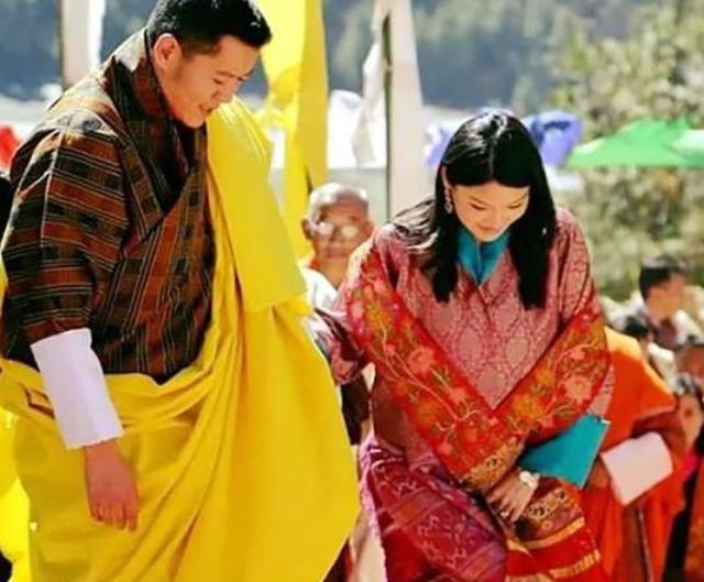 不丹有多少人口_这个女生不穿裤子男生穿裙子的国家,你不想看看吗