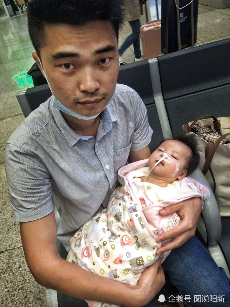 2月女婴患白血病，ICU一月签13张病危书，妈妈抑郁放弃时：宝宝笑了