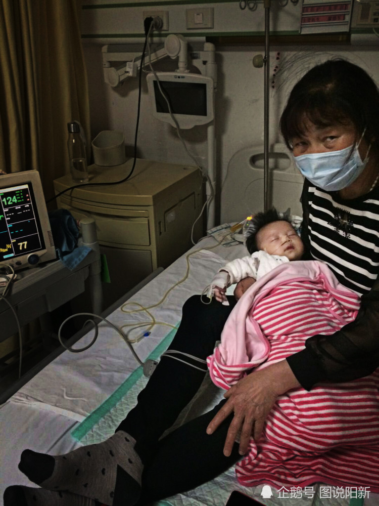 2月女婴患白血病，ICU一月签13张病危书，妈妈抑郁放弃时：宝宝笑了