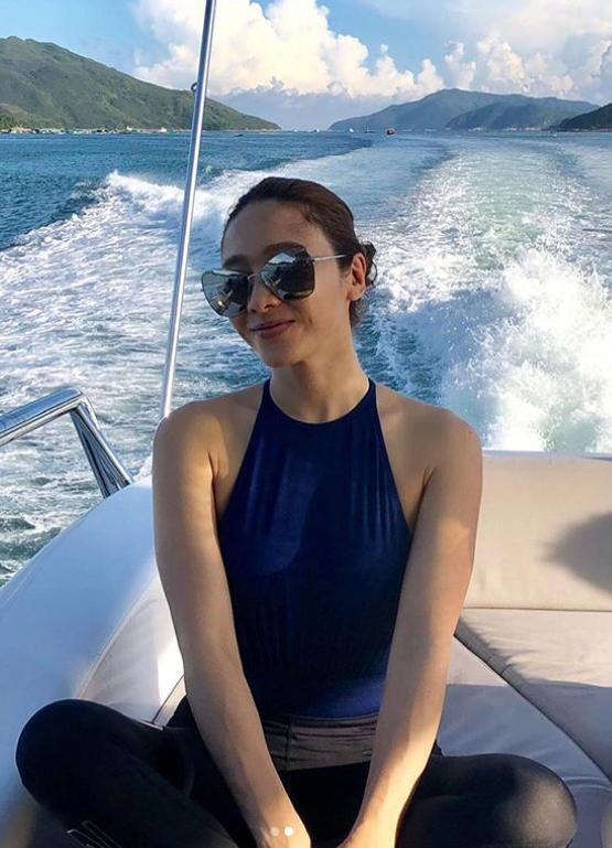 49岁黎姿这身材，秒杀20岁小姑娘，赶紧放下手中的奶茶吧！