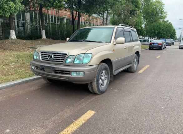 14万元买到23万公里的凌志lx470,前机盖下的v8发动机正值壮年
