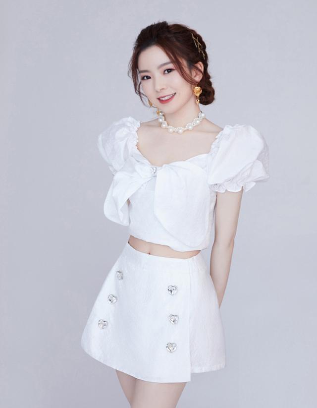 网络华语女歌手影响力指数榜,刘雨昕登顶,虞书欣第四