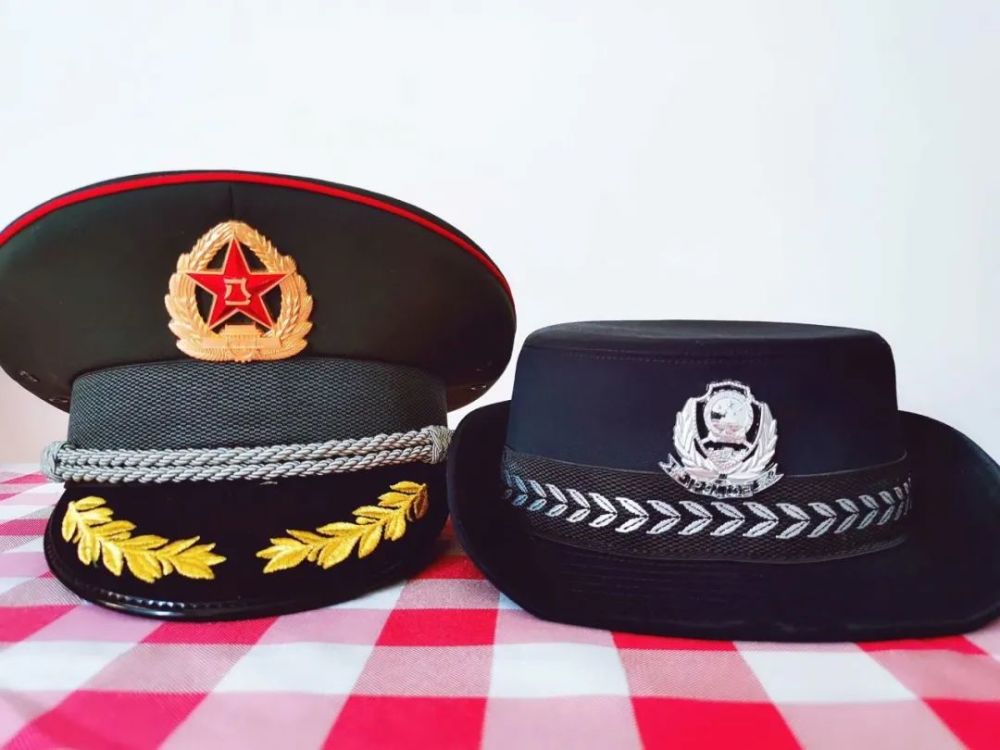 VOL.1228 小中尉与警花的爱情