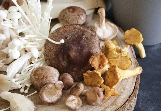 这个年纪肌肉流失，可能离死亡更近一步！菌菇这样吃，增肌强免疫胜过肉
