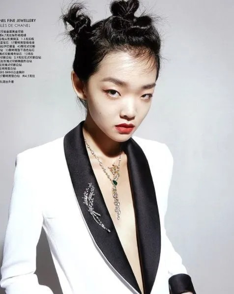 360度“全死角”女模，三白眼塌鼻梁，一脸“缺陷”却被迪奥、香奈儿独宠