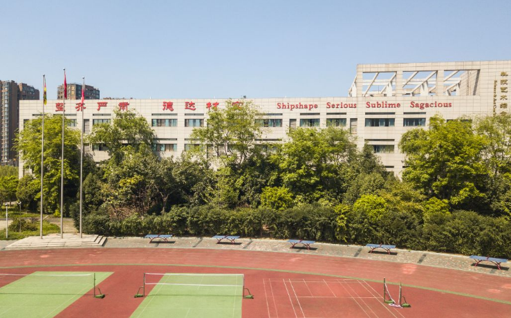 成都石室中学初中学校 培华校区:成华区培华西路3号 青龙校区:成都区