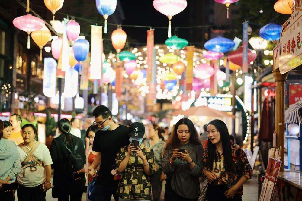 昆明南强夜市深夜食堂开卖,30多家宵夜品牌都来啦