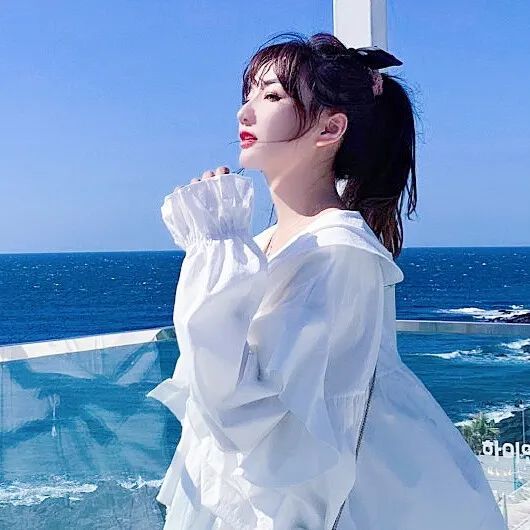 情侣头像/蓝色调唯美天空海边情侣头像