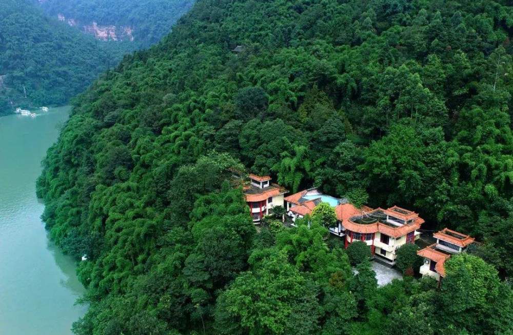 体验“天府之国”成都的慢生活，在山水中寻觅人间烟火