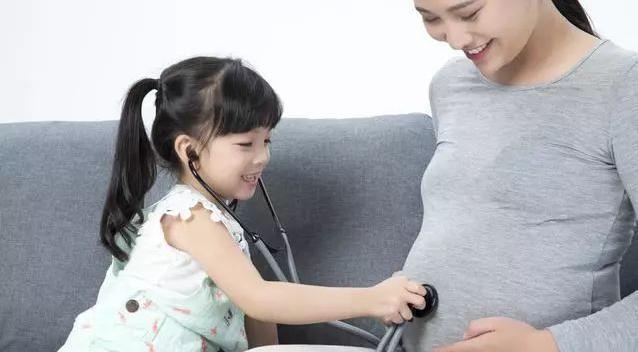 孕期最“伤”胎儿的行为，熬夜看手机排第一，这3点孕妇也要重视