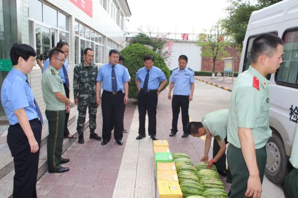 副检察长张新龙带领有关负责同志赴礼泉县看守所武警中队开展慰问活动