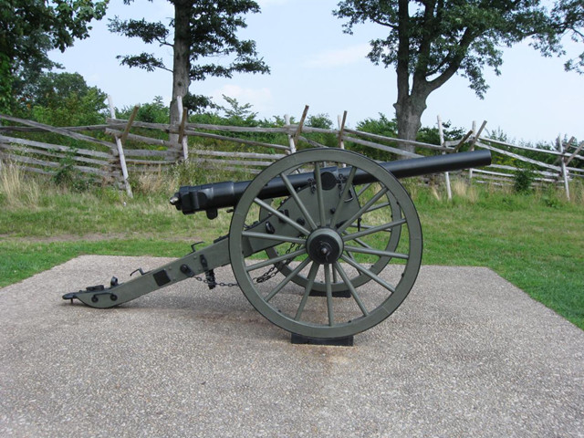 在19世纪前期,在工业技术的支持下,英国在火炮设计制造技术上开始频