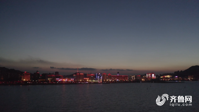 流光溢彩夜景尽收眼底 “夜游威海湾”全新航线开通