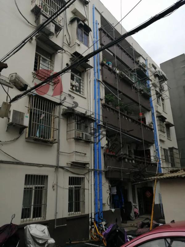 南京罕见“一证两房”引起争议，该算一套房还是两套房？