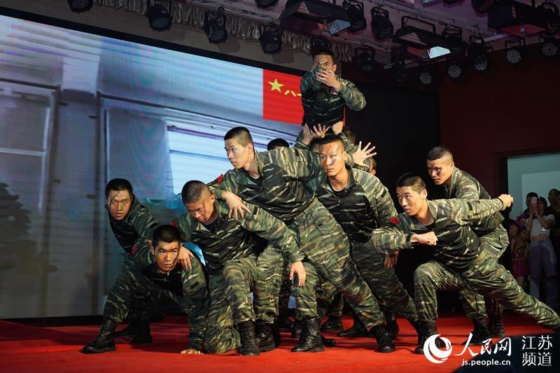 武警南通支队举行晋升警衔仪式及颁奖典礼