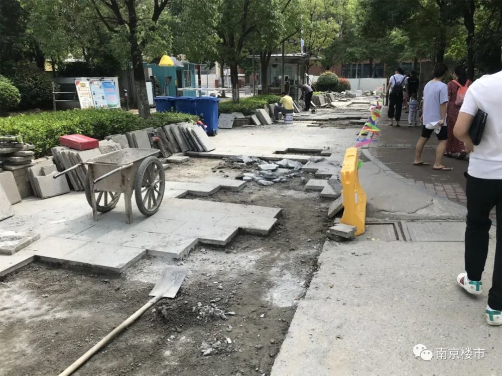 刚刚南京业主哭诉：我家小区物业太差，房价不涨反跌