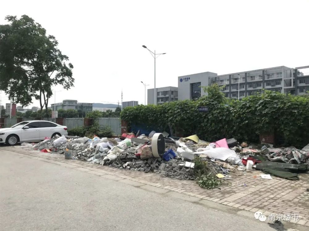 刚刚南京业主哭诉：我家小区物业太差，房价不涨反跌