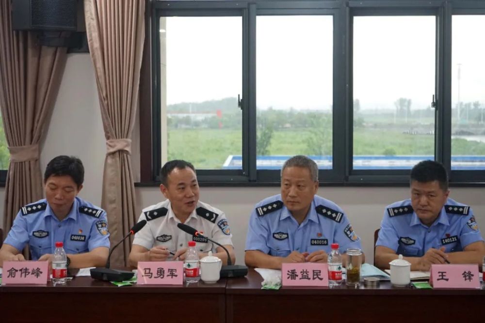 市局党委委员,副局长潘益民对此次活动进行点评:"晒比"活动是各地展示