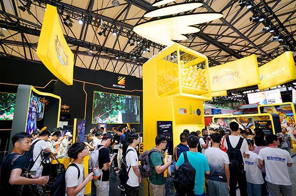 2020ChinaJoy最有牌面的游戏展台出现了，4米巨龙雕塑霸气亮相
