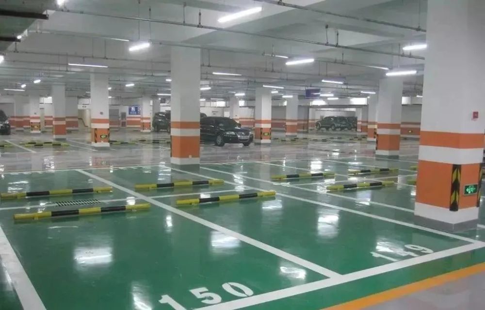 买了地下停车位,还要交停车费?法院判了:物业费不包含