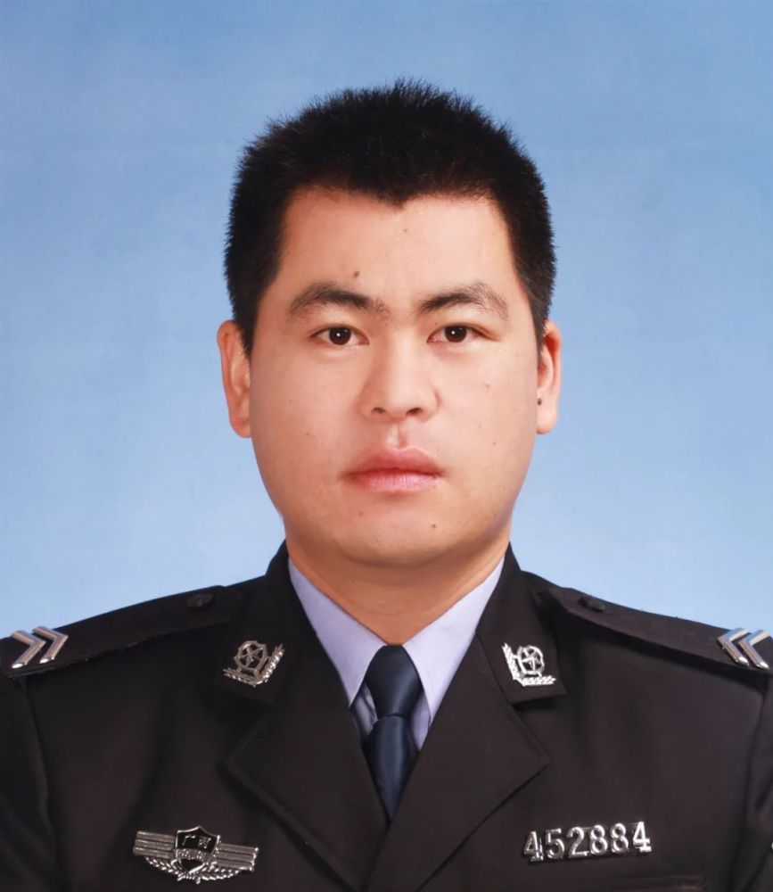 退役时间:1995年12月 原服役部队:中国人民解放军53204部队 现任职