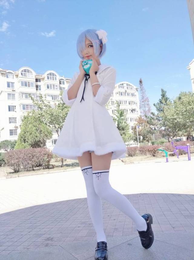 蕾姆白丝绝对领域cosplay校园真实版