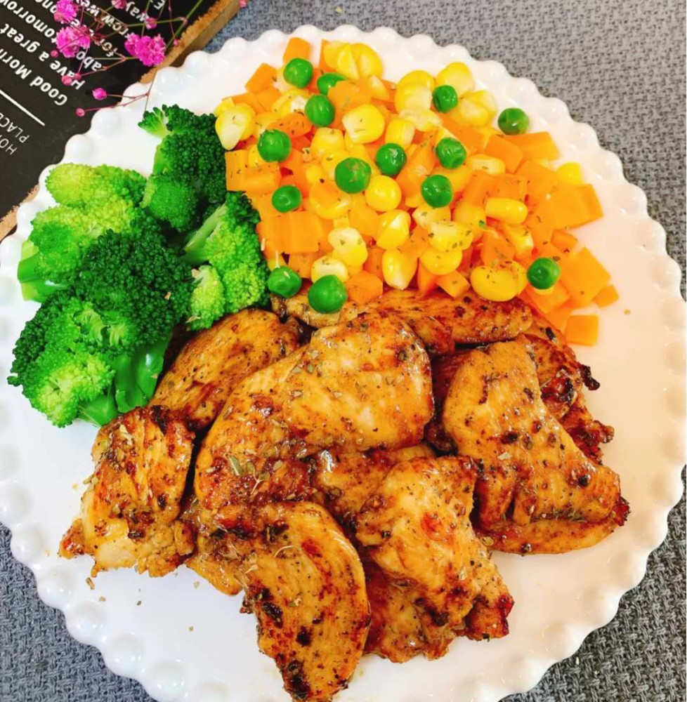 巨好吃的减脂餐,香煎鸡胸肉,外焦里嫩超级入味