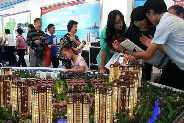 你被“房价下跌”骗了几年？“权威专家”告诉你，房价真实走向！