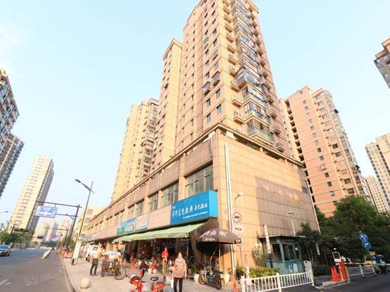 杭州来女士小区发生荒诞一幕，邻居搬家卖房，还有人整天做法事