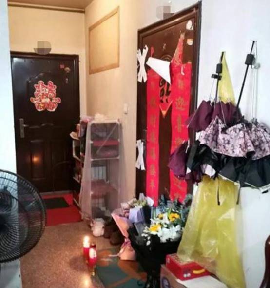 杭州来女士小区发生荒诞一幕，邻居搬家卖房，还有人整天做法事