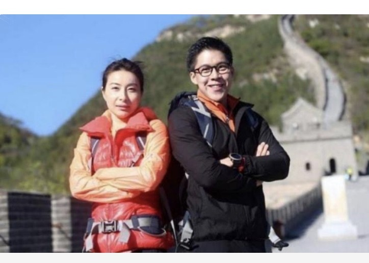 郭晶晶生三胎后，终于从200平普通房子搬出，入住1.6亿新豪宅！