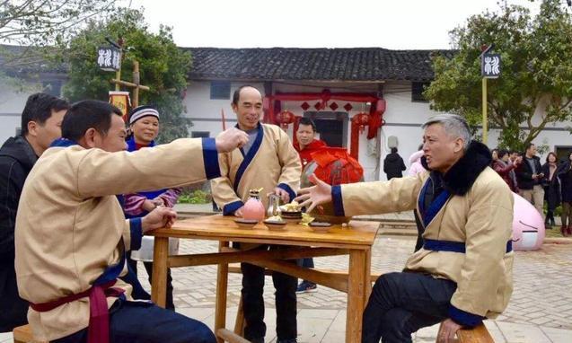 喝酒划拳说的五魁首八匹马到底是何含义专家没啥人知道