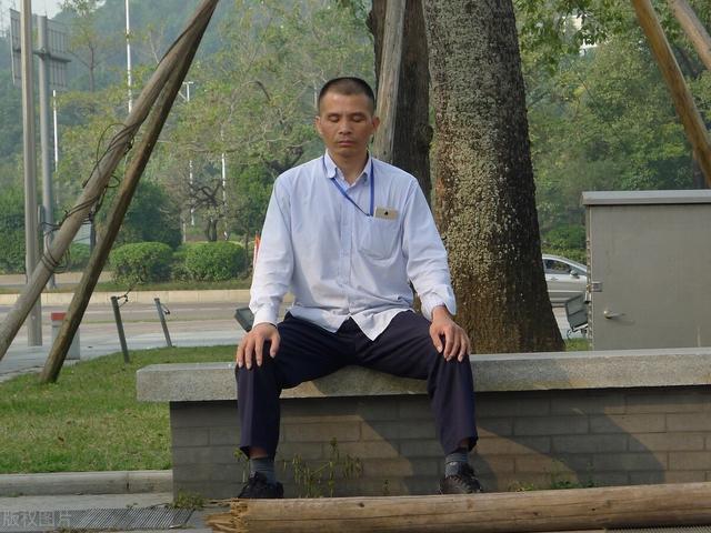 老中医建议：少锻炼，才是长寿最好方法！五十岁以上要看看