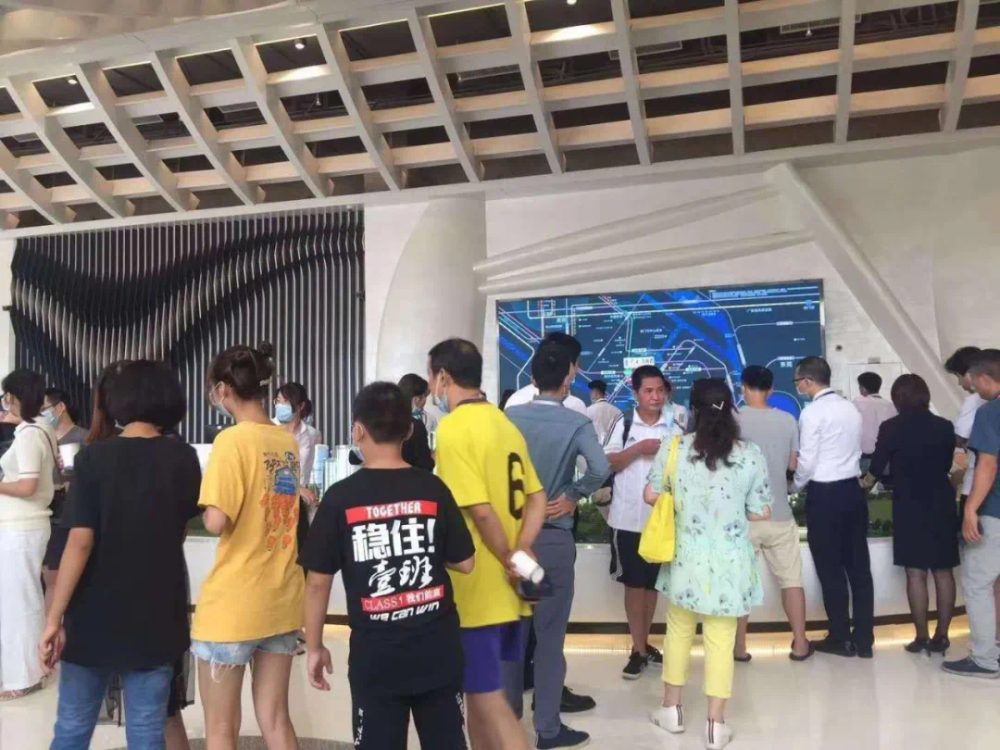 抢跑！8月楼市大战正式打响！增城全新地铁盘引数千人围观