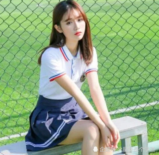 为啥贵族学校女生校服都是短裙?背后原因很现实,猜你只知道美观!