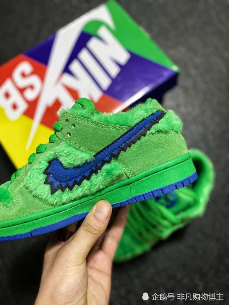 nike sb dunk sb板鞋 五只熊 跳舞小熊 毛茸茸 绿色小熊