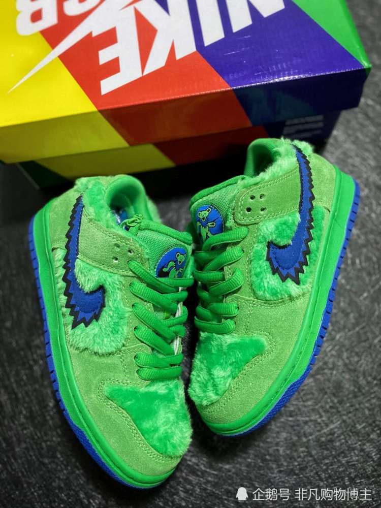 nike sb dunk sb板鞋 五只熊 跳舞小熊 毛茸茸 绿色小熊