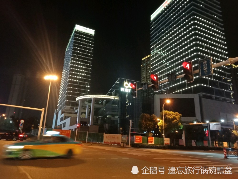 宜昌新城区夜晚已是灯火辉煌！