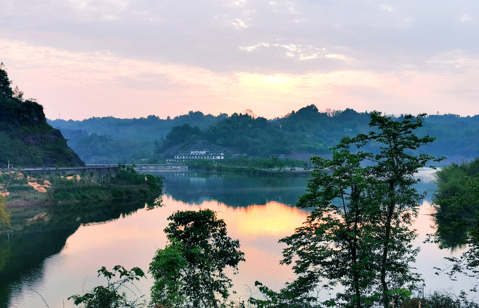 这里是 金王寺水库(又名"解结湖") 位于沐川县沐溪镇石桥村和松林村