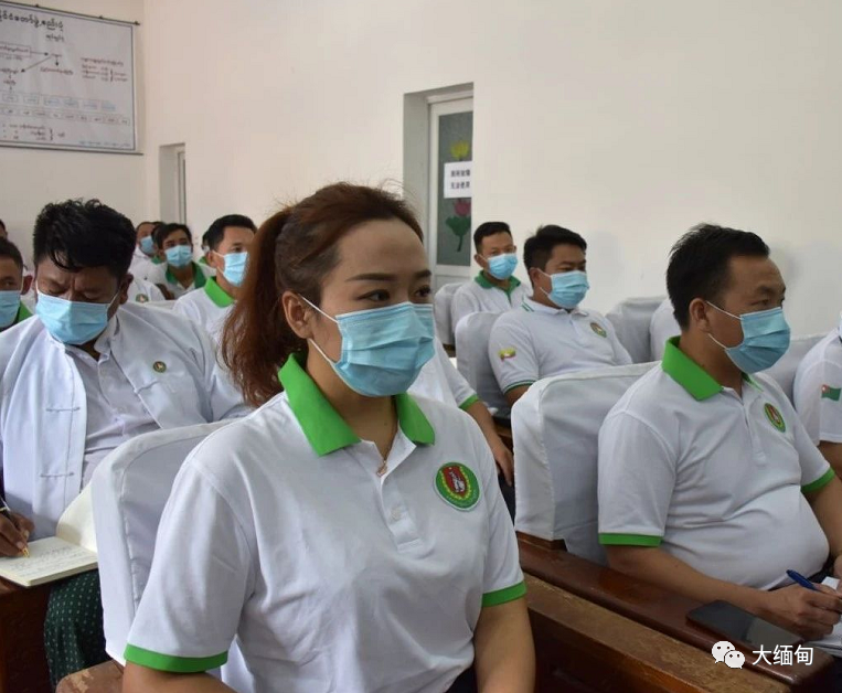 李正福老街二选区/掸邦议院议员候选人白应能老街一选区/掸邦议院议员
