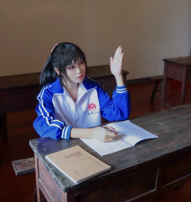 《伪装学渣》许晴晴cosplay,水友:吾有此同桌,清华非梦也!