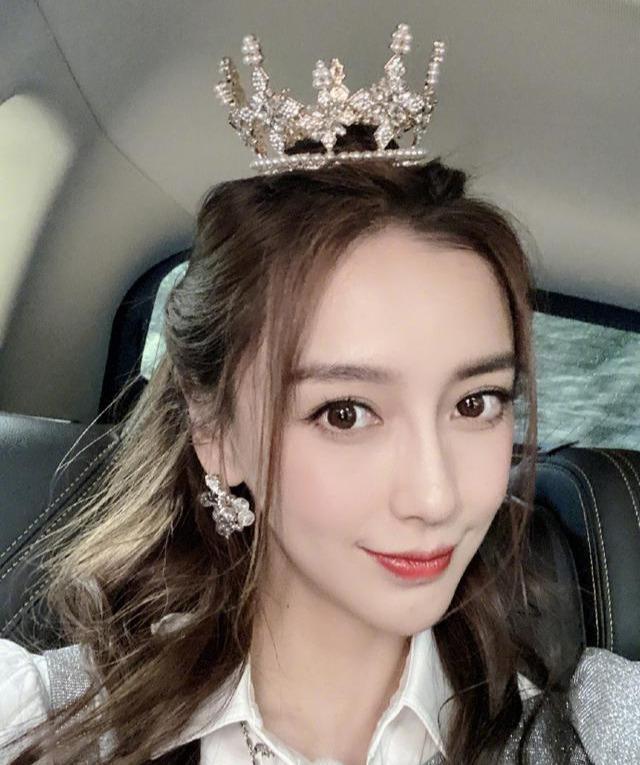 下面一起来看几个当红女明星的八月份行程吧! 杨颖