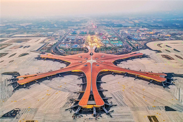 65岁时在中国留下了她人生中最后一次设计—北京大兴国际机场