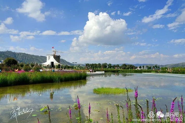 康乐县胭脂湖公园迎来暑假旅游高峰