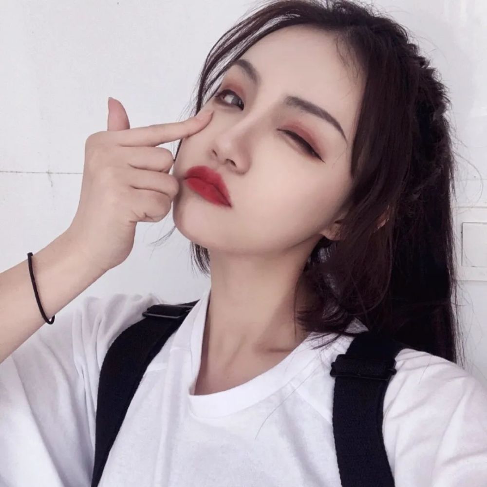 jk抖音最火闺蜜头像高冷且可爱 超级霸气女生头像