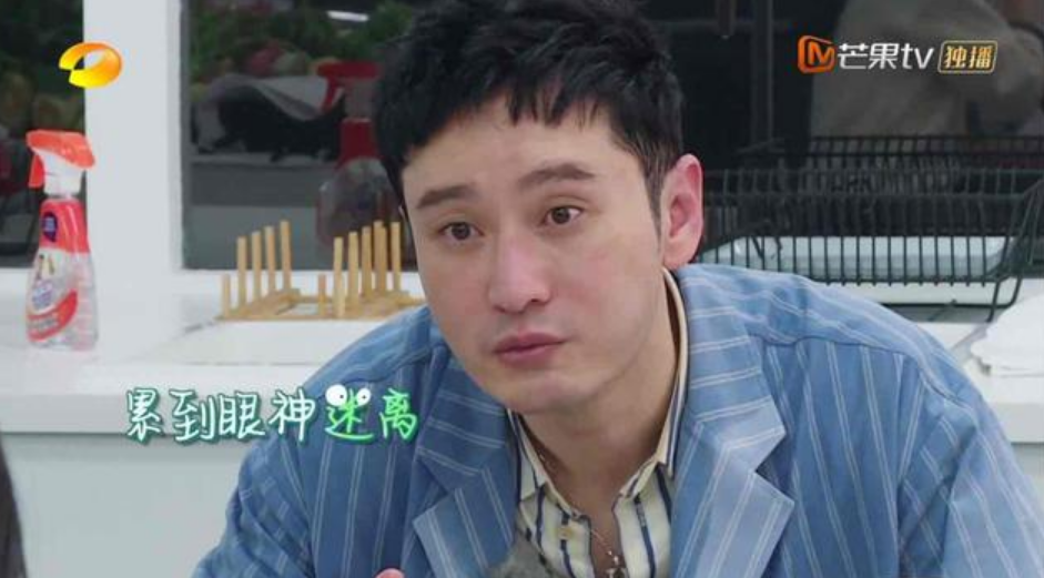 黄晓明晒到脱妆上热搜，几个小妙招摆脱脱妆尴尬！