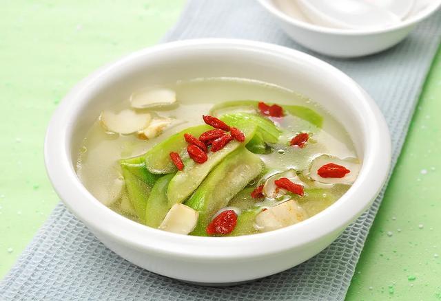 夏天吃1瓜特伤命，毁肝肾毒过砒霜！吃3瓜最养人，防癌祛湿解暑气
