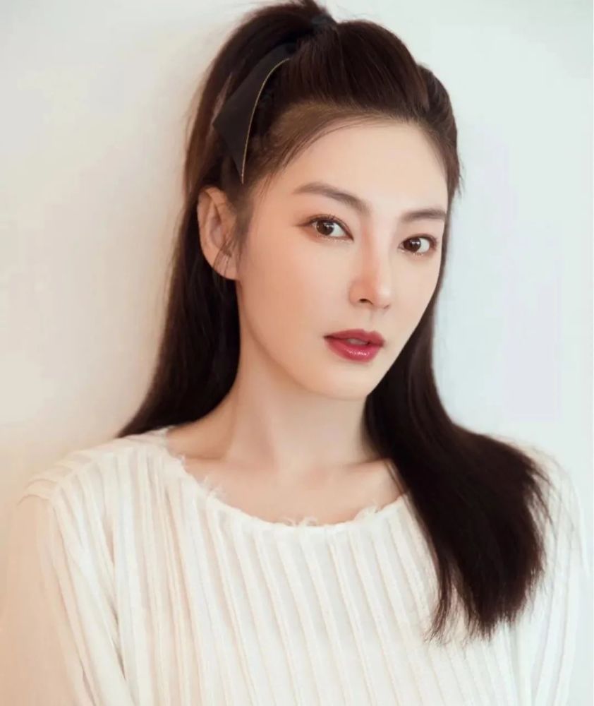 肿眼泡的张雨绮，怎么每次都能美出圈？